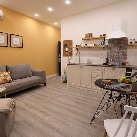 Hotelise I Blue-Poppy Apartment Jerevan Exteriör bild