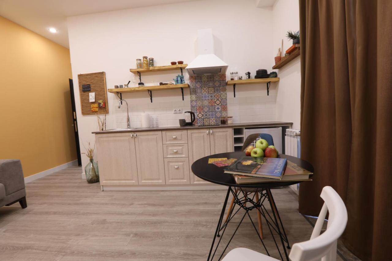 Hotelise I Blue-Poppy Apartment Jerevan Exteriör bild