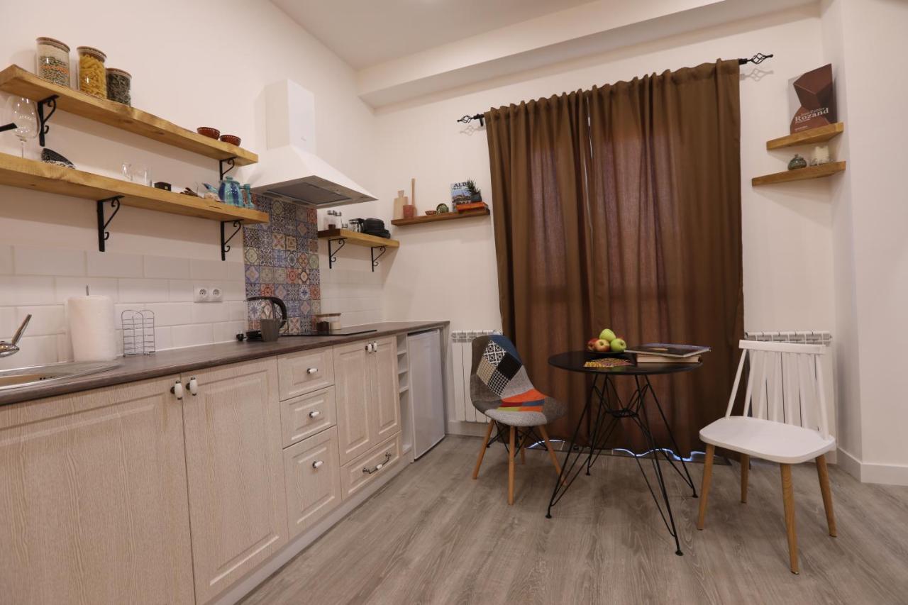 Hotelise I Blue-Poppy Apartment Jerevan Exteriör bild